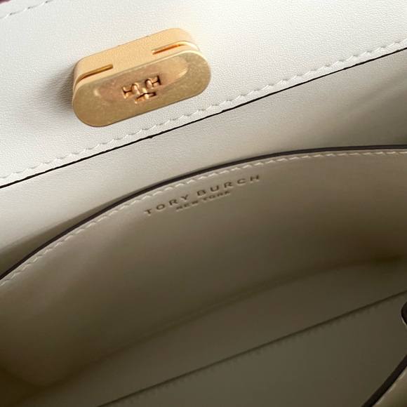 💰SOLD - 55814 - Tory Burch Lee Radziwill Small Satchel - Picture 12 of 16